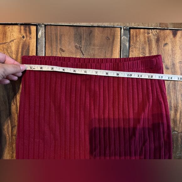 After Market Red Ribbed Midi Pencil Skirt with Slit Size Medium - Picture 5 of 5